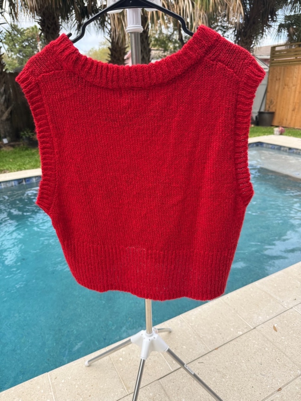 Women’s Red Knit V-Neck Sweater Vest Size Small NWT - Picture 4 of 6